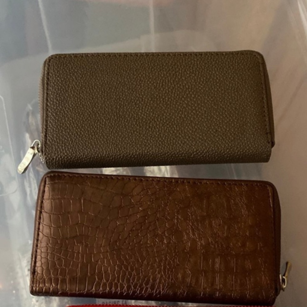 Wallet bundle lot